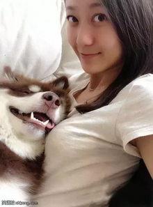 搞笑闺蜜出门吃瓜,欢乐日常笑翻天